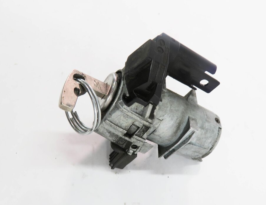 Thumbnail 4: 2012 MERCEDES C350 (C204) LEFT FRONT DRIVER DOOR HANDLE LOCK CYLINDER w/ KEY