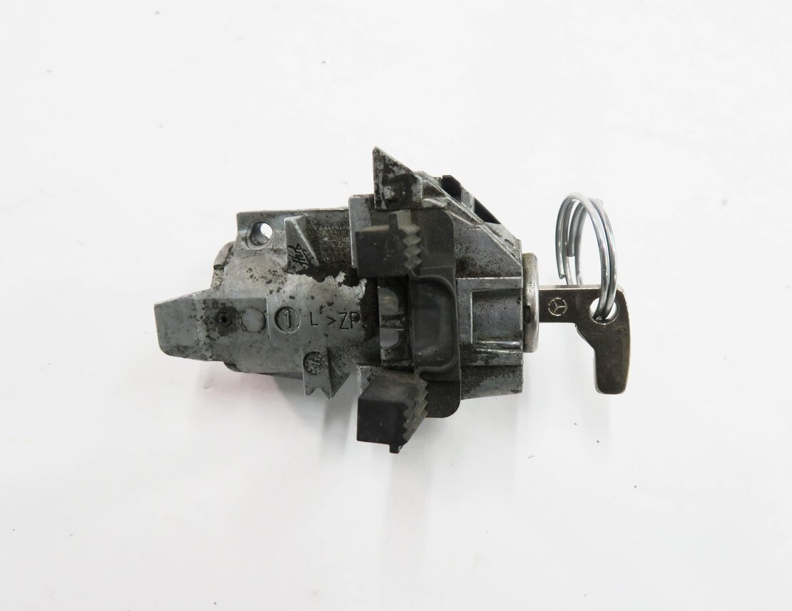 Thumbnail 6: 2012 MERCEDES C350 (C204) LEFT FRONT DRIVER DOOR HANDLE LOCK CYLINDER w/ KEY