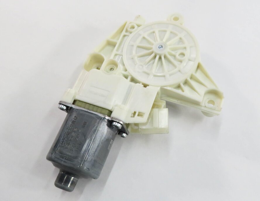08-16 MERCEDES C250 C300 C350 C63 E350 E500 E550 E63 - LEFT FRONT WINDOW MOTOR