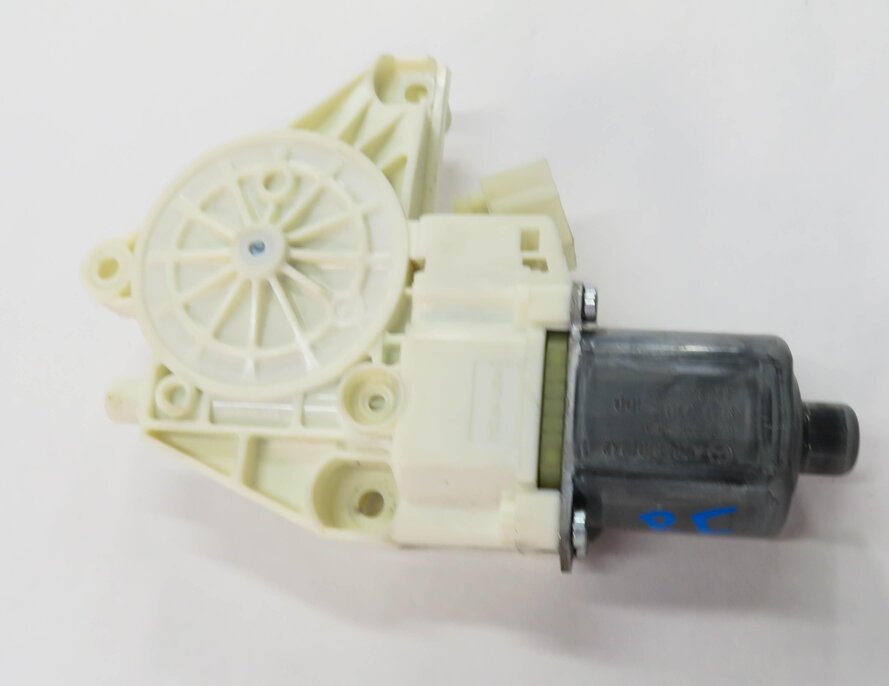 Thumbnail 3: 08-16 MERCEDES C250 C300 C350 C63 E350 E500 E550 E63 - LEFT FRONT WINDOW MOTOR