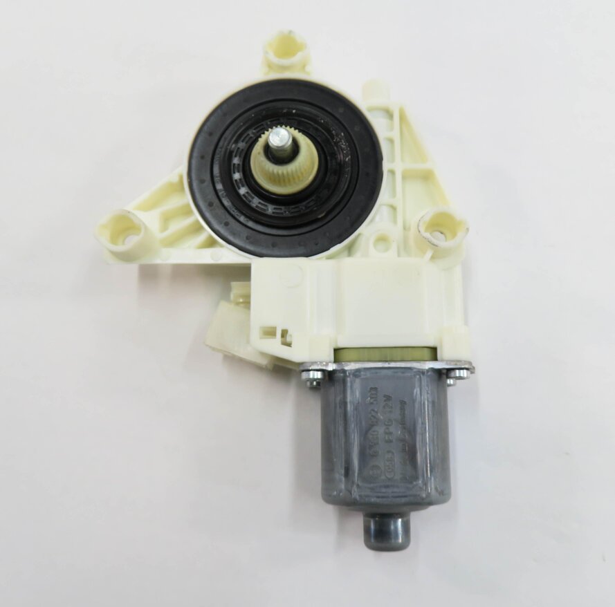 Thumbnail 6: 08-16 MERCEDES C250 C300 C350 C63 E350 E500 E550 E63 - LEFT FRONT WINDOW MOTOR