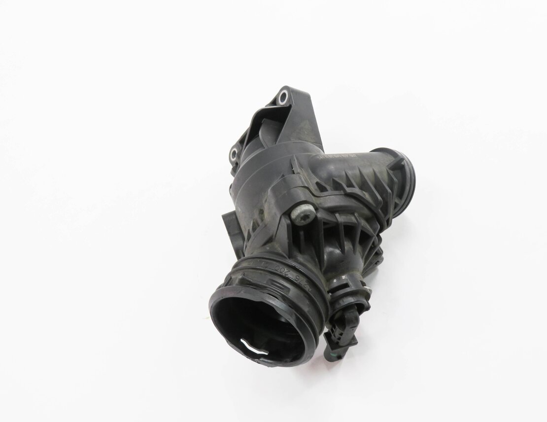 2012 MERCEDES C350 (C204) 3.5L M276 ENGINE - THERMOSTAT HOUSING