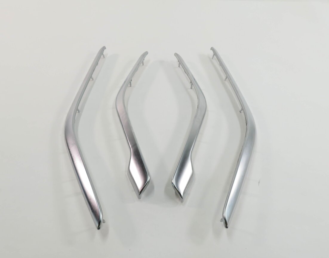 Thumbnail 2: 2014 MERCEDES BENZ CLA250 (C117) FRONT & REAR DOOR PANEL TRIM STRIP SET (SILVER)