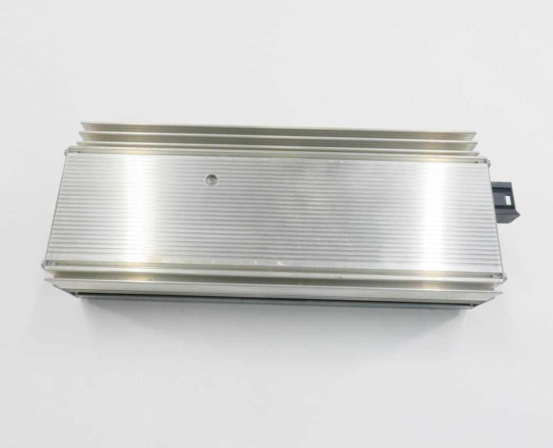 Thumbnail 2: 2007 BMW X5 (E70) RADIO STEREO PL4 TOP HiFi AUDIO AMP AMPLIFIER (LEAR)