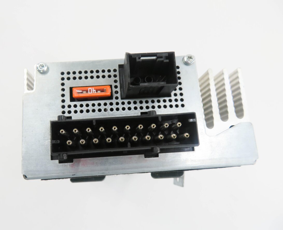 Thumbnail 6: 2007 BMW X5 (E70) RADIO STEREO PL4 TOP HiFi AUDIO AMP AMPLIFIER (LEAR)