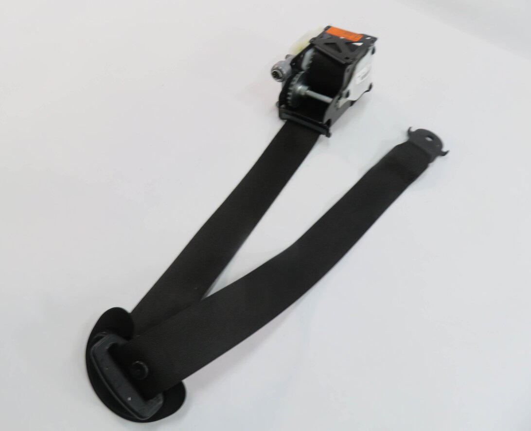 07-14 BMW X5 X6 X5M X6M (E70 E71) LEFT FRONT DRIVER SEATBELT RETRACTOR (BLACK)