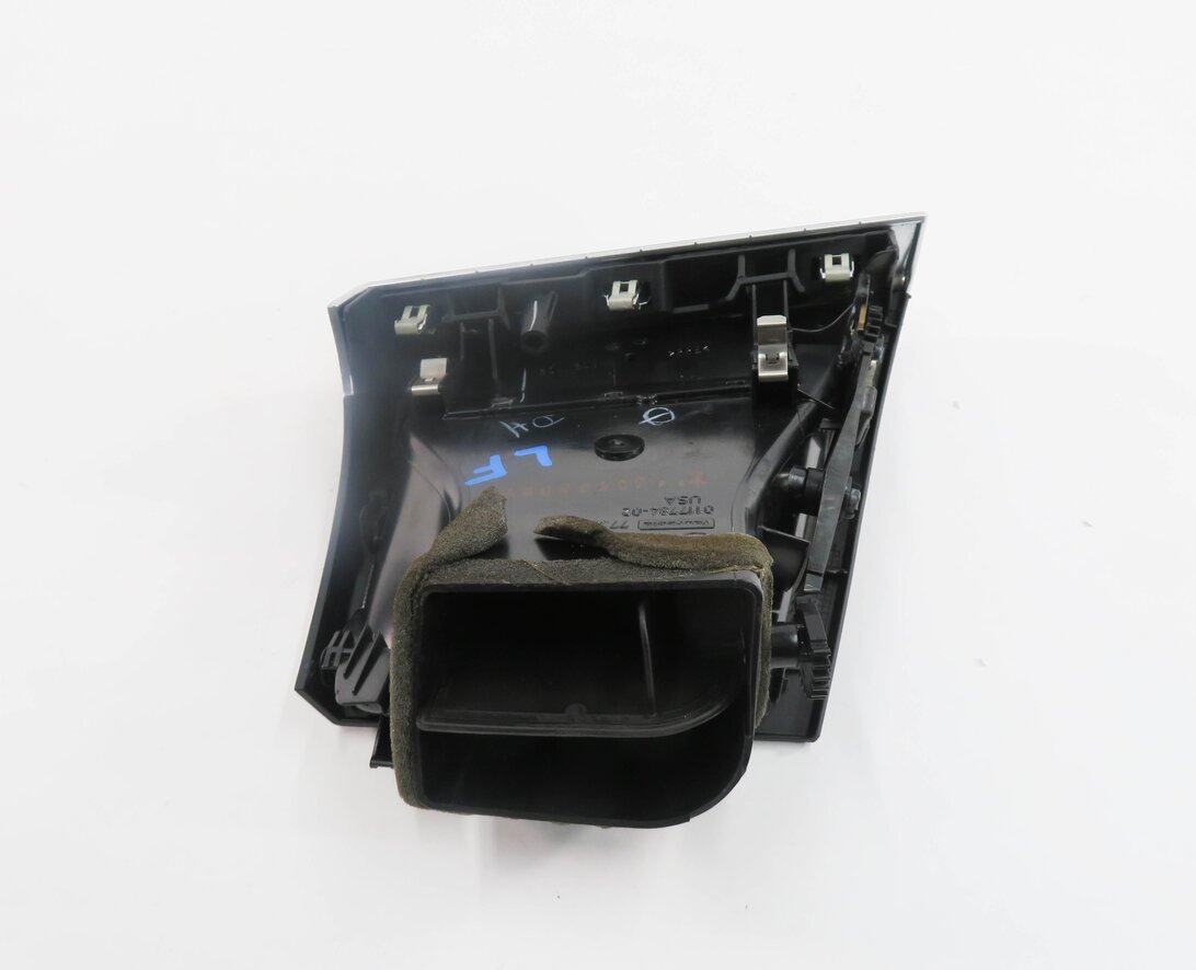 Thumbnail 6: 2007 BMW X5 (E70) LEFT FRONT DRIVER DASH HEATER A/C AIR VENT