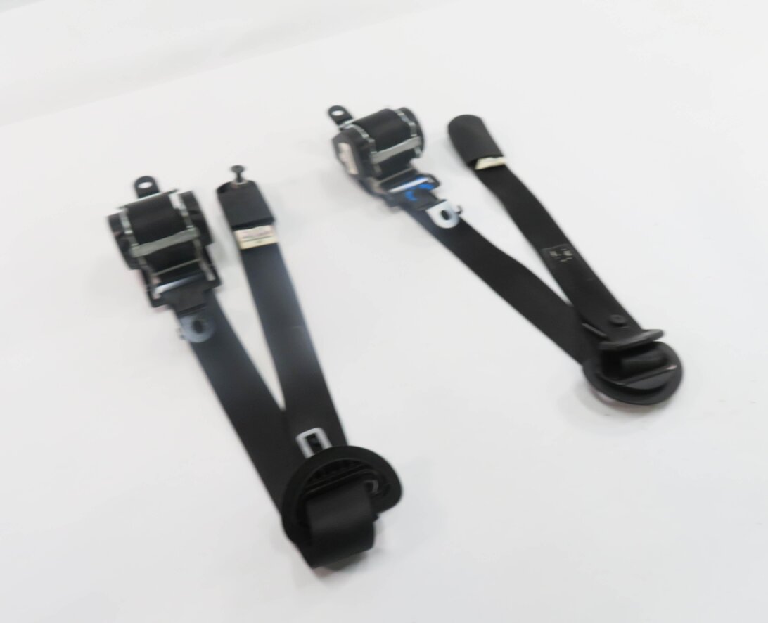 2007 BMW X5 (E70) REAR LEFT & RIGHT 2nd ROW SEAT SEATBELT RETRACTOR SET (BLACK)