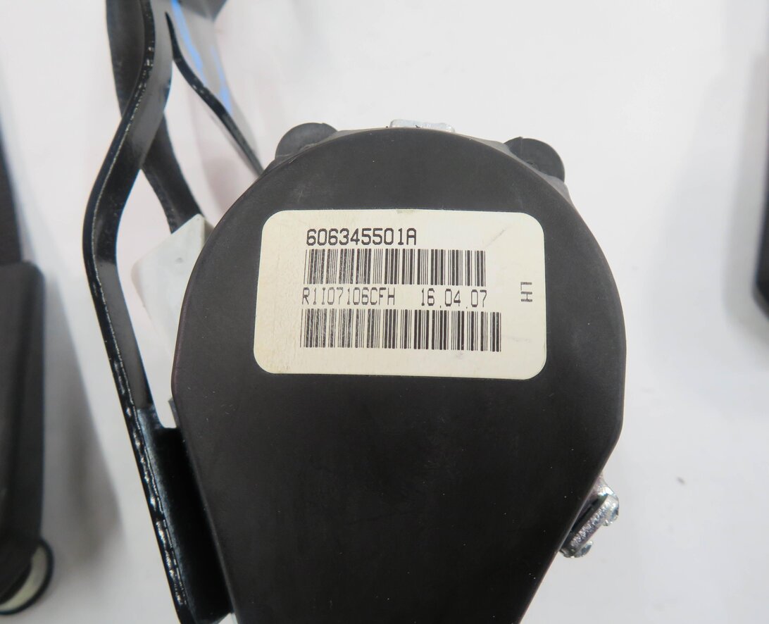 Thumbnail 6: 2007 BMW X5 (E70) REAR LEFT & RIGHT 2nd ROW SEAT SEATBELT RETRACTOR SET (BLACK)