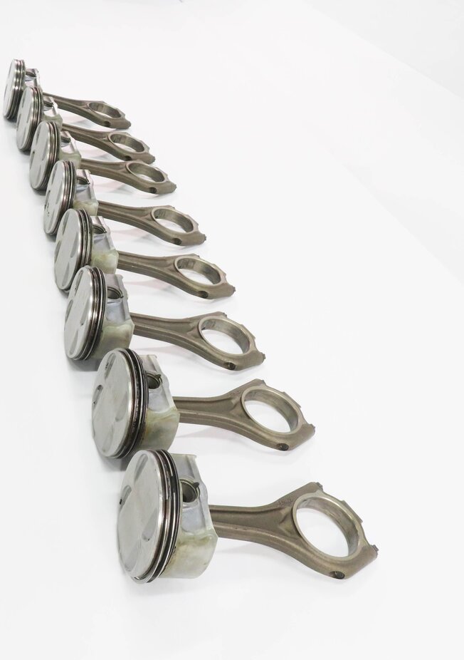 Thumbnail 4: 2004-2010 BMW 550i 650i 750i X5 (E60 E65 E66 E70) 4.8L V8 ENGINE PISTON SET