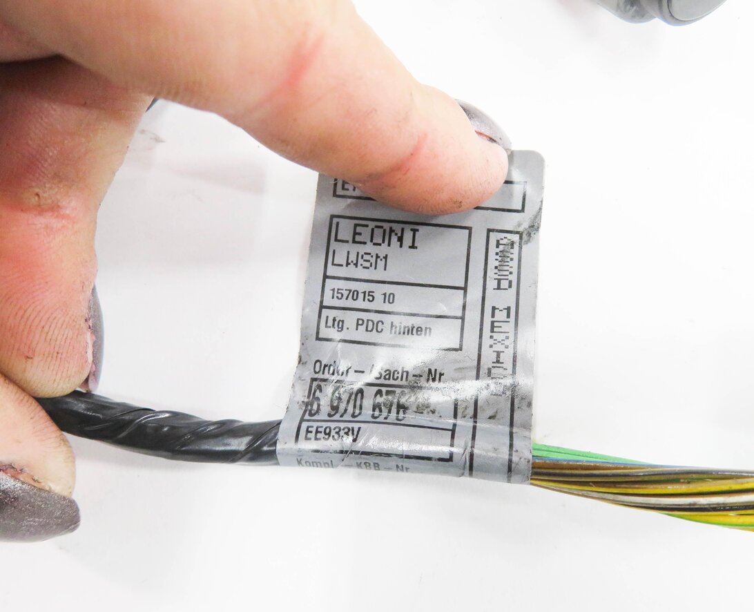 Thumbnail 6: 2007 BMW X5 (E70) REAR PDC PARK DISTANCE SENSOR SET w/ HARNESS (BLACK)