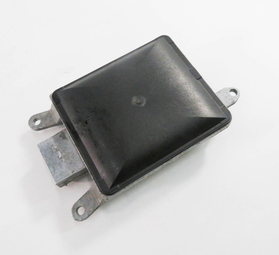 2012-2015 AUDI A7 S7 RS7 (C7 4G8) BLIND SPOT ALERT CONTROL MODULE (MASTER)