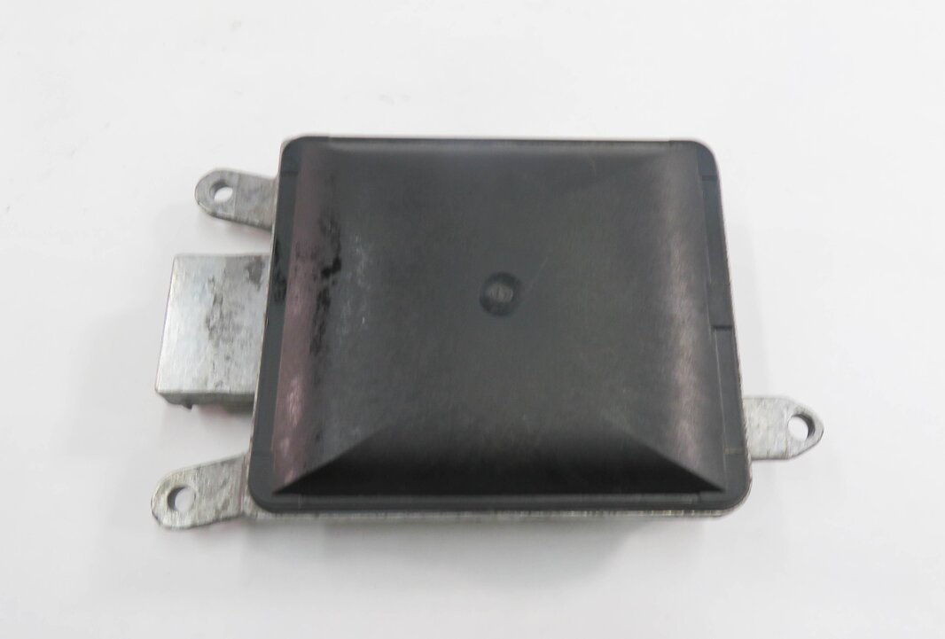 Thumbnail 2: 2012-2015 AUDI A7 S7 RS7 (C7 4G8) BLIND SPOT ALERT CONTROL MODULE (MASTER)