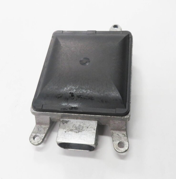 Thumbnail 3: 2012-2015 AUDI A7 S7 RS7 (C7 4G8) BLIND SPOT ALERT CONTROL MODULE (MASTER)