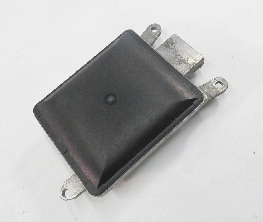 2012-2015 AUDI A7 S7 RS7 (C7 4G8) BLIND SPOT ALERT CONTROL MODULE (SLAVE)