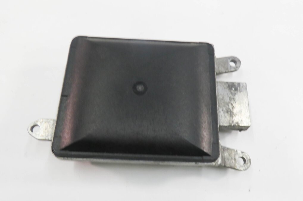 Thumbnail 2: 2012-2015 AUDI A7 S7 RS7 (C7 4G8) BLIND SPOT ALERT CONTROL MODULE (SLAVE)