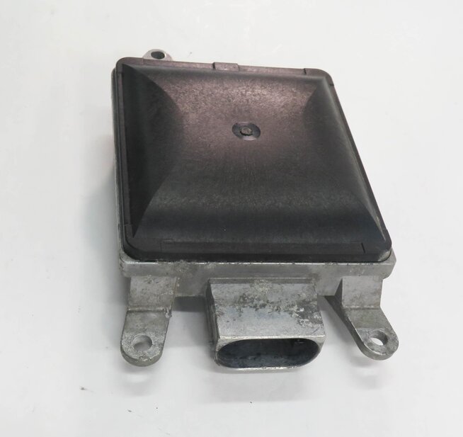 Thumbnail 4: 2012-2015 AUDI A7 S7 RS7 (C7 4G8) BLIND SPOT ALERT CONTROL MODULE (SLAVE)