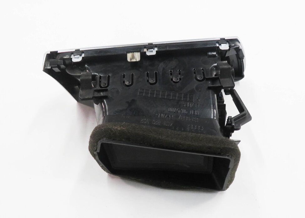 Thumbnail 7: 2013 AUDI A7 (C7 4G8) RIGHT FRONT PASSENGER DASH HEATER A/C AIR VENT