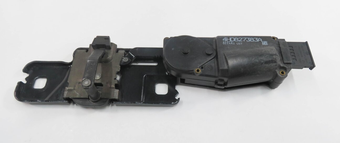 Thumbnail 2: 2013 AUDI A7 (C7 4G8) REAR TRUNK LOCK LATCH ACTUATOR MOTOR STRIKER PLATE