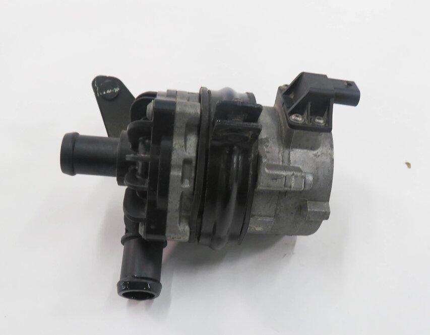Thumbnail 2: 2013 AUDI A7 (C7 4G8) 3.0L CGXB ENGINE ELECTRIC WATER PUMP