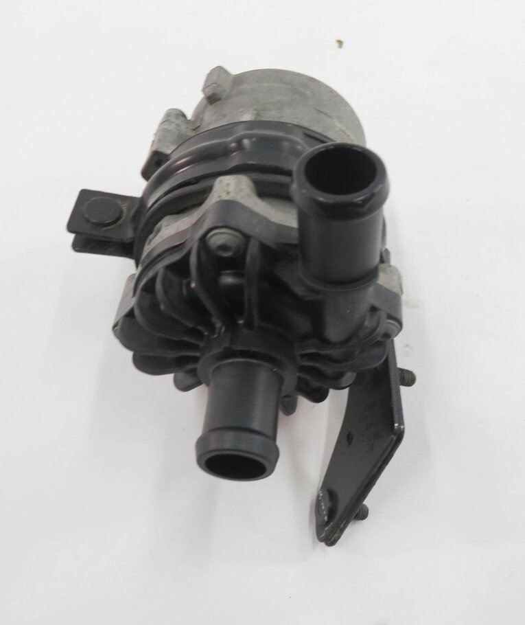 Thumbnail 6: 2013 AUDI A7 (C7 4G8) 3.0L CGXB ENGINE ELECTRIC WATER PUMP