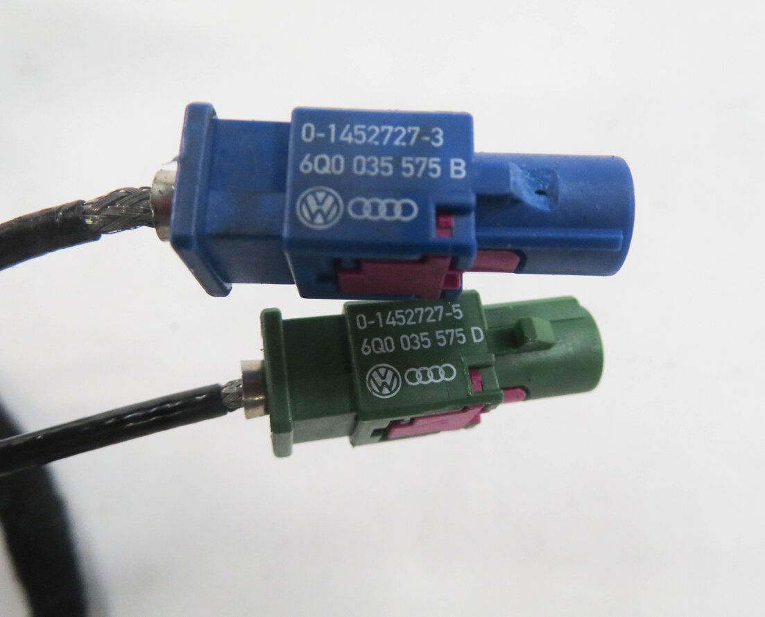 Thumbnail 7: 2010-2011 AUDI Q7 (4L) RADIO STEREO GPS NAVIGATION ANTENNA (DEEP BLACK PEARL 2T)