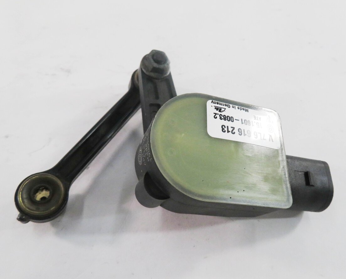 Thumbnail 3: 2011 AUDI Q7 (4L) LEFT FRONT DRIVER SUSPENSION HEIGHT LEVEL SENSOR