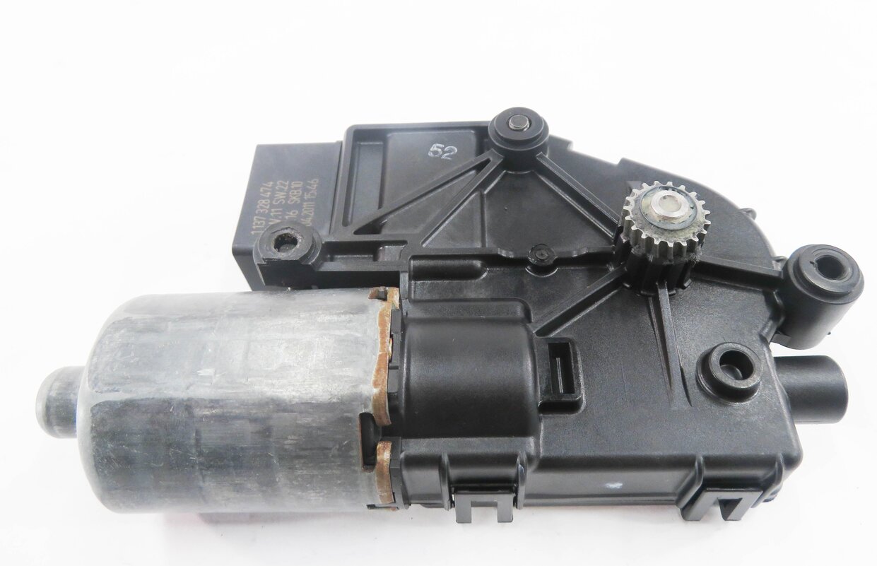 Thumbnail 6: 2007-2014 AUDI Q7 (4L) PANORAMIC SUNROOF MOTOR / SUNSHADE MOTOR