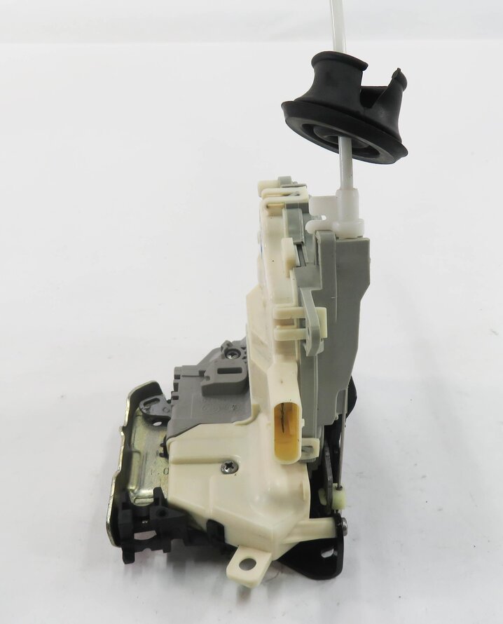 Thumbnail 3: 2010-2019 AUDI / PORSCHE A4 S4 A5 S5 A6 Q3 Q5 Q7 TT 911 - RIGHT FRONT DOOR LATCH