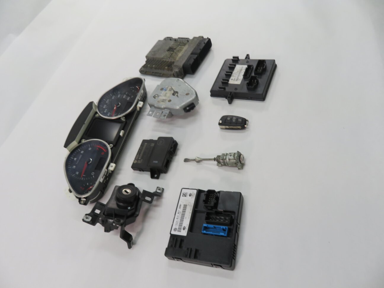 Thumbnail 14: 2011 AUDI Q7 (4L) 3.0L SUPERCHARGED ENGINE ECM BCM IMMOBILIZER MODULE KEY SET-9