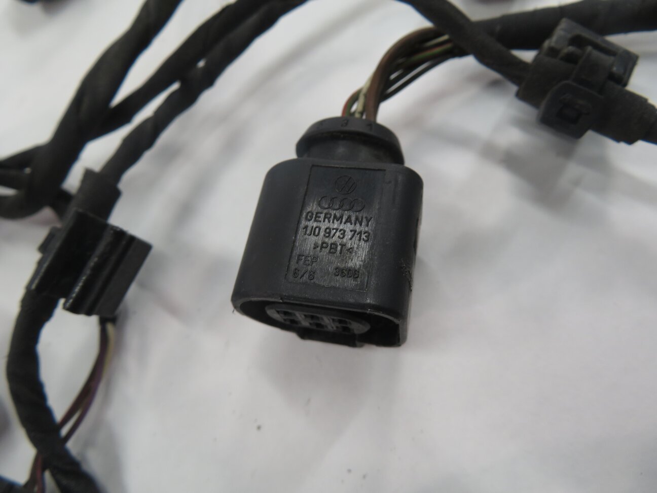 Thumbnail 8: 2011 AUDI Q7 (4L) REAR PDC PARK DISTANCE SENSOR SET w/ HARNESS (BLACK PEARL 2T)