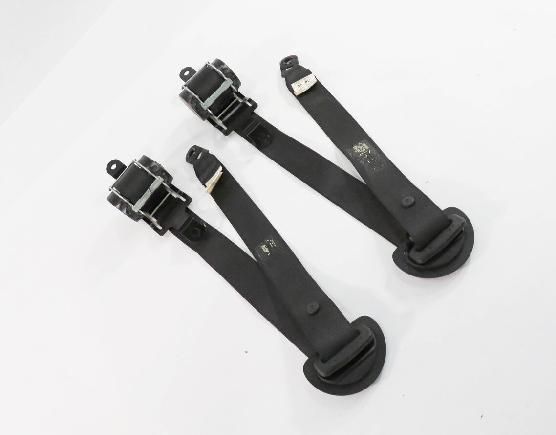 2009 BMW X5 (E70) L&R REAR 2nd SECOND ROW SEAT SEATBELT RETRACTOR SET (BLACK)