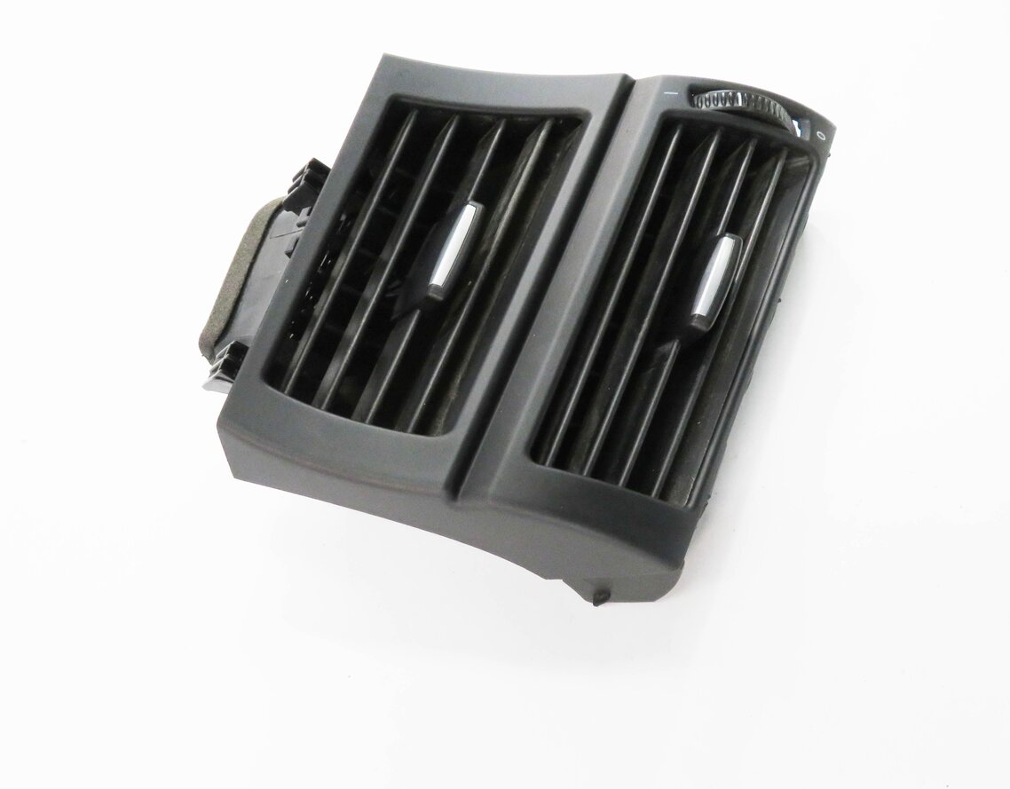 Thumbnail 3: 2009 BMW X5 (E70) LEFT FRONT DRIVER DASH HEATER A/C AIR VENT