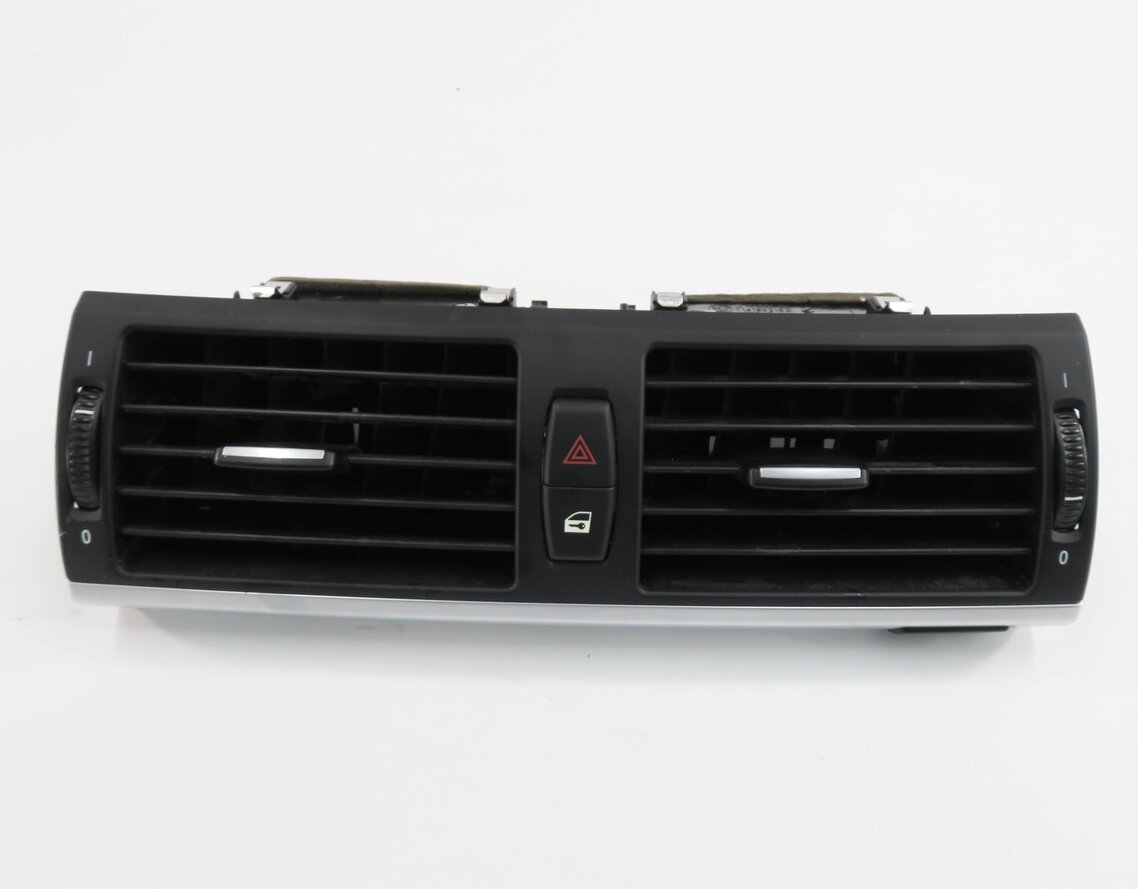 Thumbnail 2: 2009 BMW X5 (E70) CENTER DASH HEATER A/C AIR VENT w/ HAZARD & LOCK SWITCH