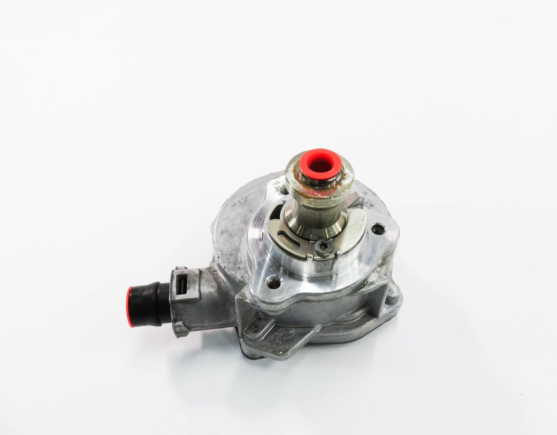 Thumbnail 5: 2007-2013 BMW 128i 323i 328i 528i X3 X5 Z4 (E87 E90 E60 F25 E70 E89) VACUUM PUMP