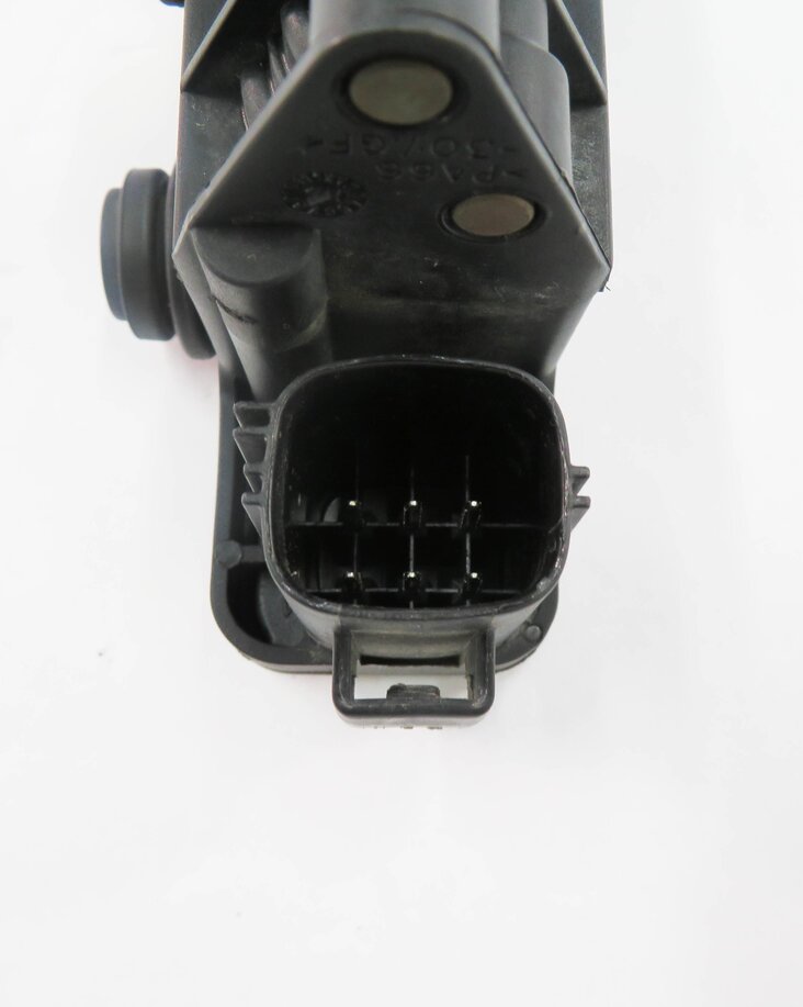 Thumbnail 7: 2007 LAND ROVER LR3 - AIR SUSPENSION TRANSFER RELIEF VALVE BLOCK