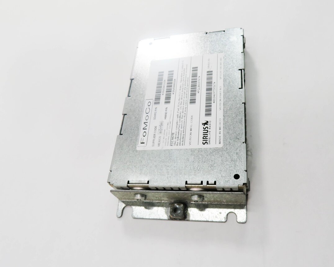Thumbnail 3: 2007-2012 LR3 / RANGE ROVER SPORT STEREO SIRIUS SATELLITE RADIO RECEIVER MODULE