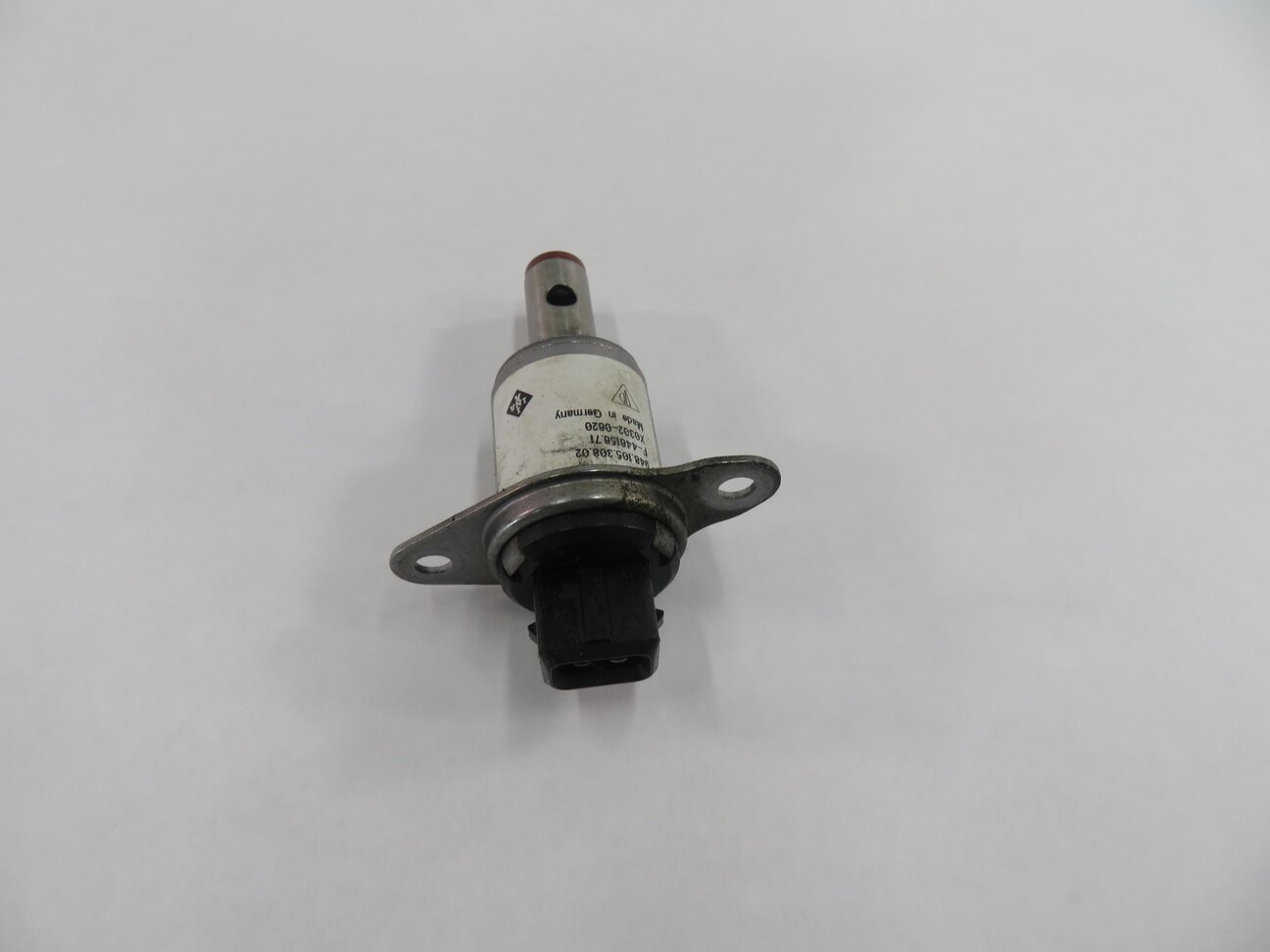 Thumbnail 2: 2008 PORSCHE CAYENNE (957) 4.8L M48 ENGINE - CAMSHAFT ADJUSTER SOLENOID