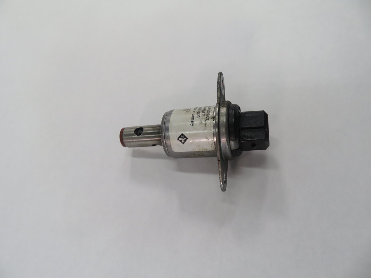 Thumbnail 3: 2008 PORSCHE CAYENNE (957) 4.8L M48 ENGINE - CAMSHAFT ADJUSTER SOLENOID