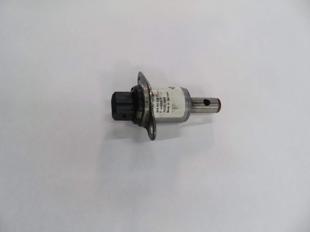 Thumbnail 4: 2008 PORSCHE CAYENNE (957) 4.8L M48 ENGINE - CAMSHAFT ADJUSTER SOLENOID