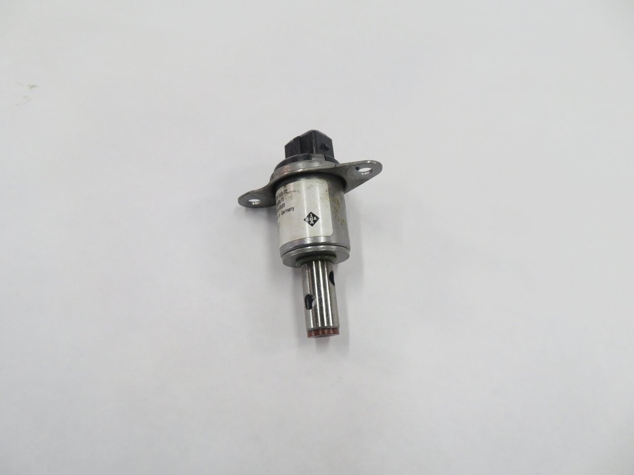Thumbnail 5: 2008 PORSCHE CAYENNE (957) 4.8L M48 ENGINE - CAMSHAFT ADJUSTER SOLENOID