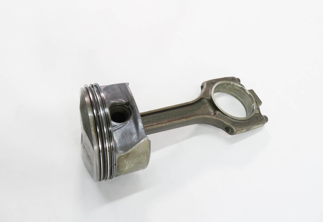 Thumbnail 4: 08-14 CAYENNE PANAMERA (957 958 970 G1) 4.8L M48 ENGINE - RIGHT PISTON w/ ROD