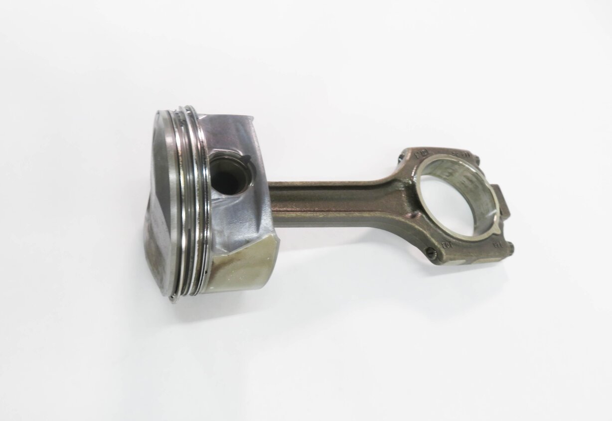 Thumbnail 5: 08-14 CAYENNE PANAMERA (957 958 970 G1) 4.8L M48 ENGINE - RIGHT PISTON w/ ROD