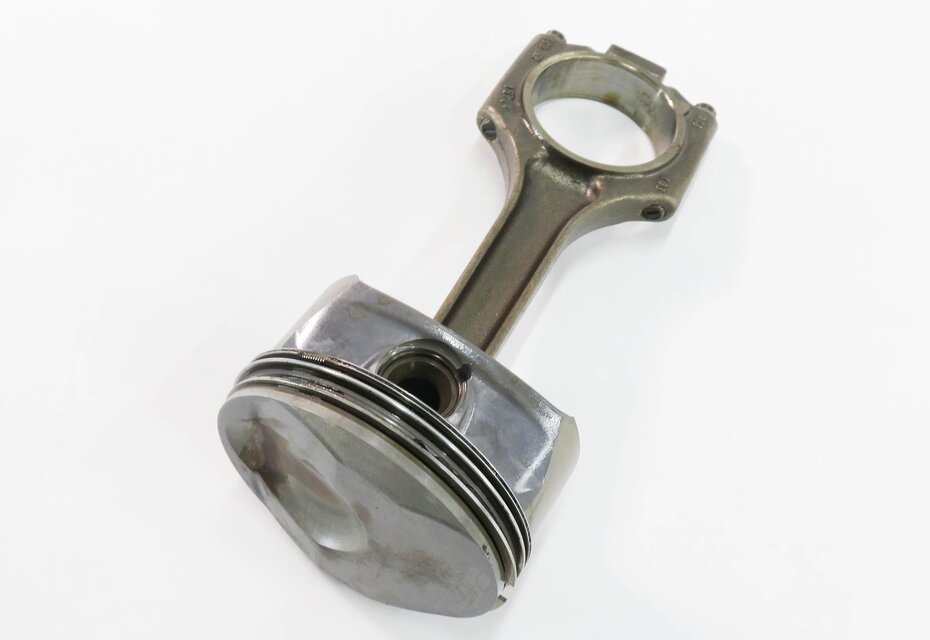 2008-2014 CAYENNE PANAMERA (957 958 970 G1) 4.8L M48 ENGINE - LEFT PISTON w/ ROD