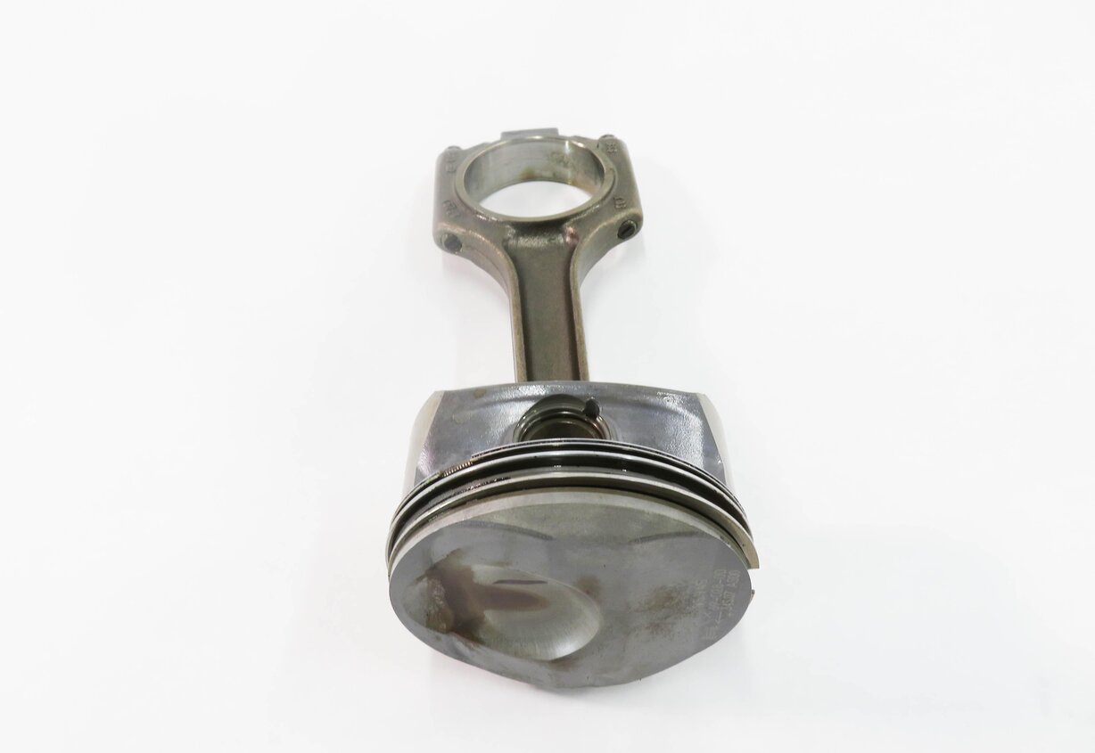 Thumbnail 3: 2008-2014 CAYENNE PANAMERA (957 958 970 G1) 4.8L M48 ENGINE - LEFT PISTON w/ ROD