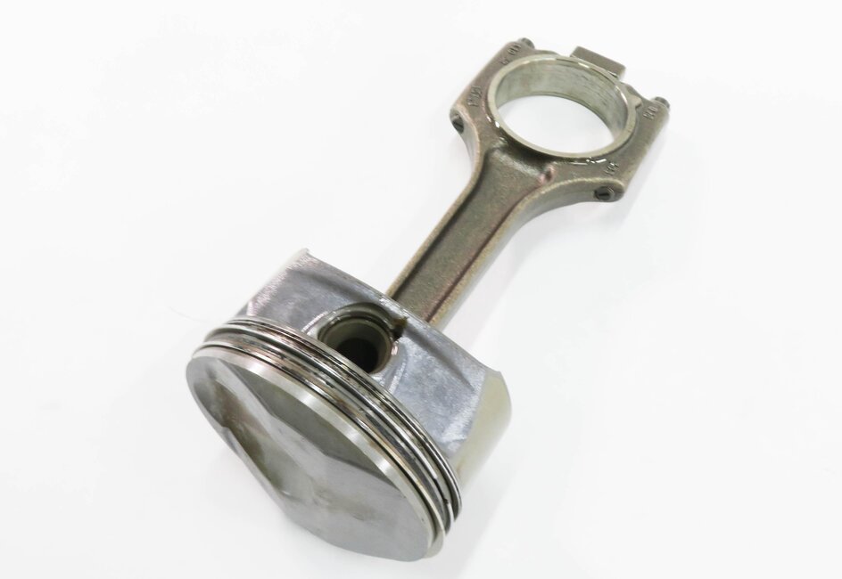 2008-2014 CAYENNE PANAMERA (957 958 970 G1) 4.8L M48 ENGINE - LEFT PISTON w/ ROD
