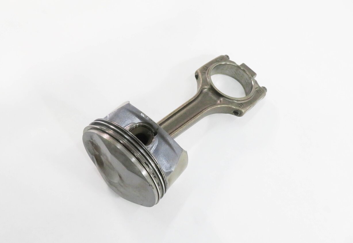 2008-2014 CAYENNE PANAMERA (957 958 970 G1) 4.8L M48 ENGINE - LEFT PISTON w/ ROD