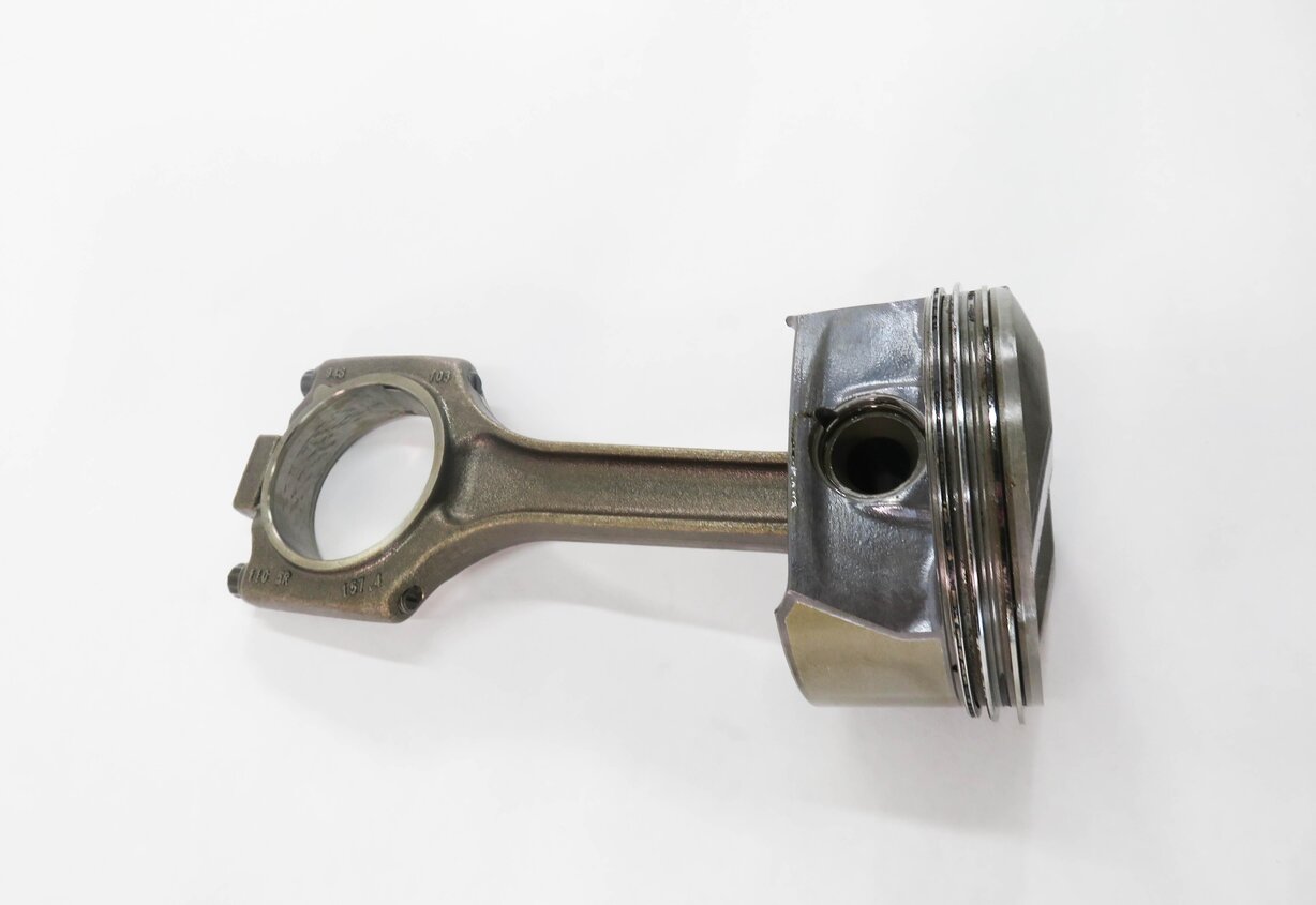 Thumbnail 4: 2008-2014 CAYENNE PANAMERA (957 958 970 G1) 4.8L M48 ENGINE - LEFT PISTON w/ ROD