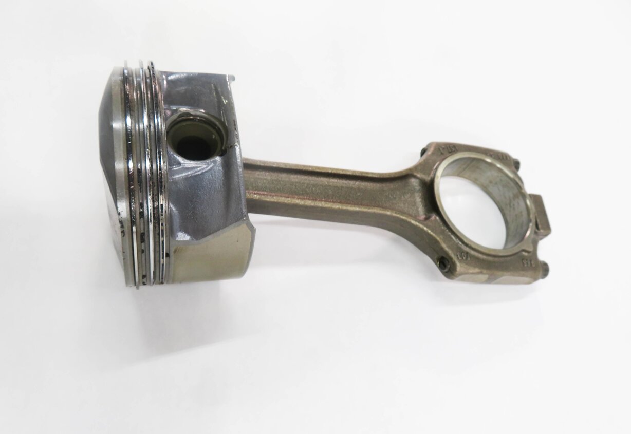Thumbnail 5: 2008-2014 CAYENNE PANAMERA (957 958 970 G1) 4.8L M48 ENGINE - LEFT PISTON w/ ROD