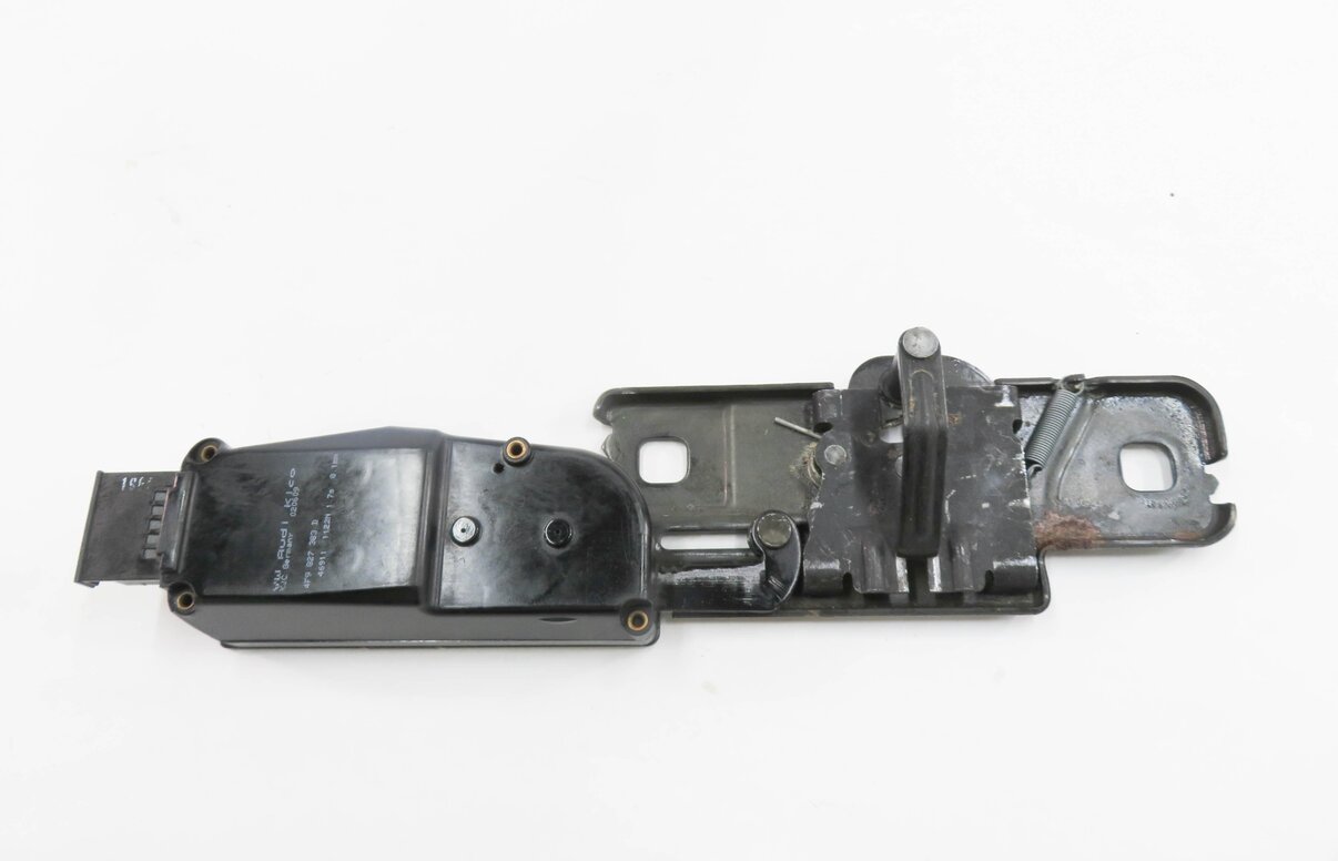 Thumbnail 2: 2010 AUDI Q5 (B8 8R) REAR TRUNK LOCK LATCH ACTUATOR MOTOR STRIKER PLATE